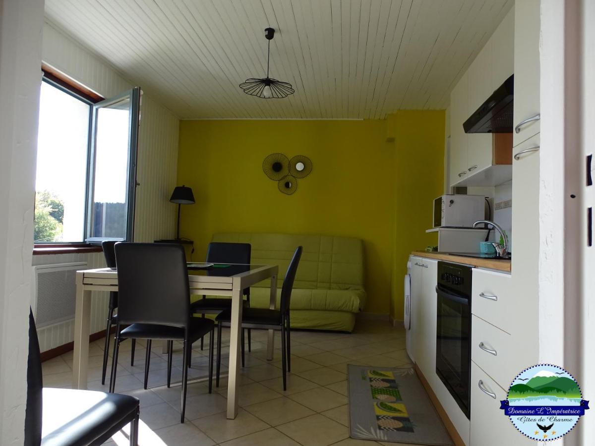 Domaine L'Imperatrice Apartment พลอมบิแอร์ส-เลส์-แบ็งส์ ภายนอก รูปภาพ