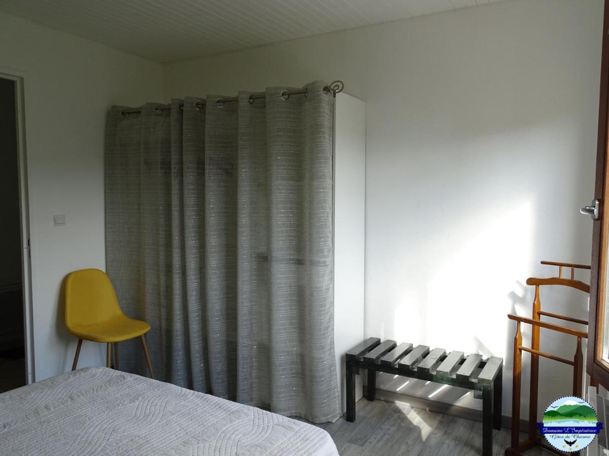 Domaine L'Imperatrice Apartment พลอมบิแอร์ส-เลส์-แบ็งส์ ภายนอก รูปภาพ
