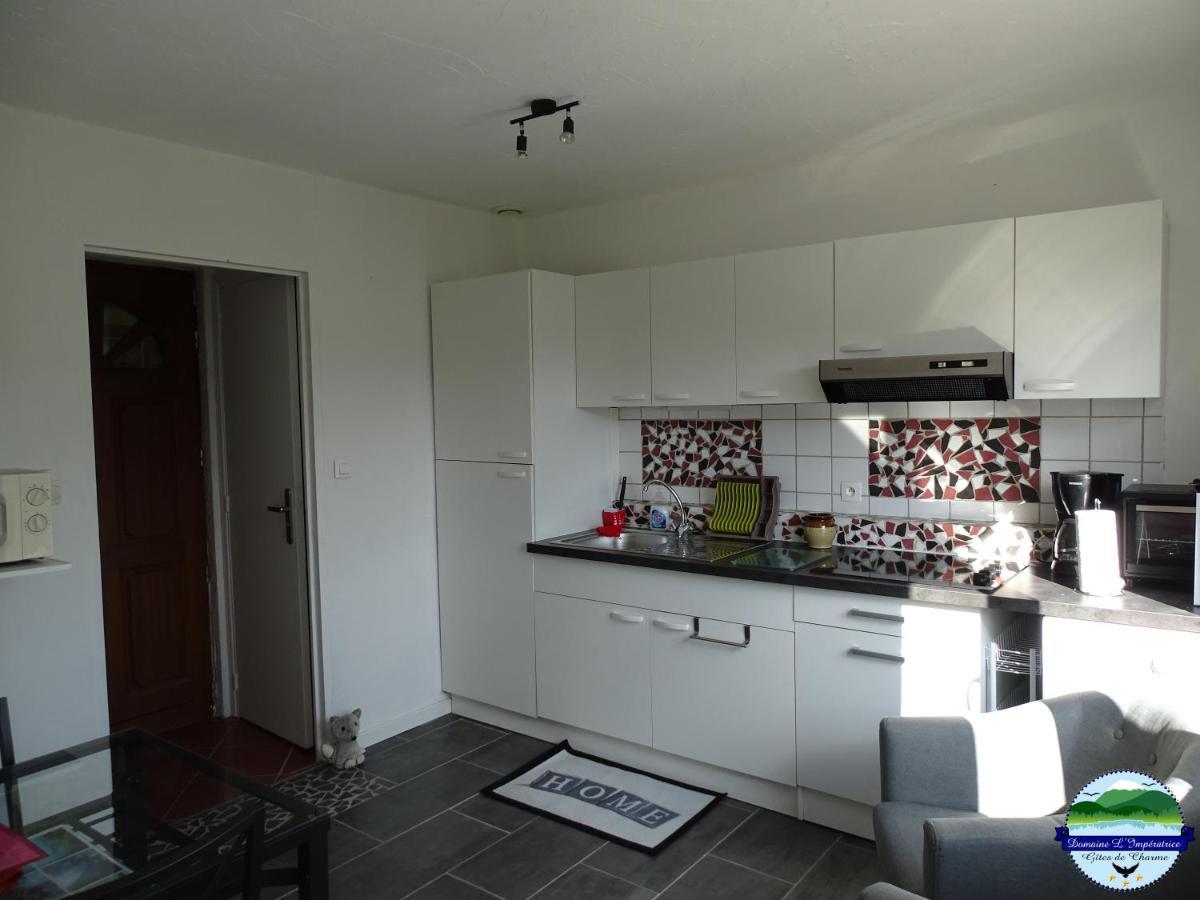 Domaine L'Imperatrice Apartment พลอมบิแอร์ส-เลส์-แบ็งส์ ภายนอก รูปภาพ