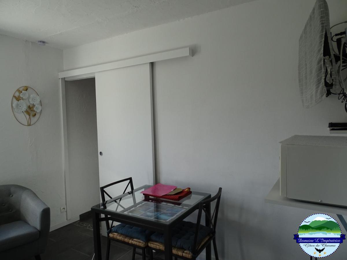 Domaine L'Imperatrice Apartment พลอมบิแอร์ส-เลส์-แบ็งส์ ภายนอก รูปภาพ